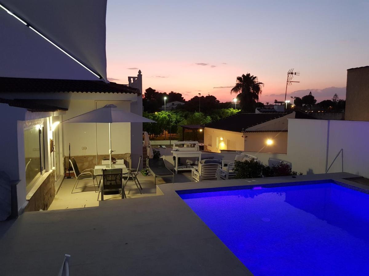 Lovely Bungalow For Four Close To Beach And City In Torrevieja Luaran gambar