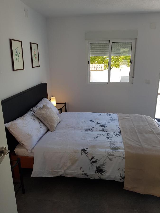 Lovely Bungalow For Four Close To Beach And City In Torrevieja Luaran gambar